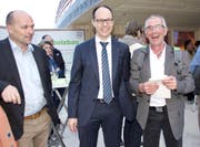 Sie haben gut lachen ob dem gelungenen Werk: Seilbahnbauer Roland Bartholet, Regierungsrat Marc Mächler und Gemeindepräsident Peter Kindler.