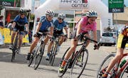 Junge Velofahrer kämpfen in einem Rennen um die Bestzeit. (Bild: PD)