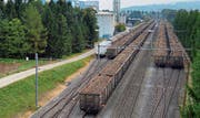 Die Werdenberger Zuckerrüben fahren mit der Bahn nach Frauenfeld. (Bild: Nano do Carmo)