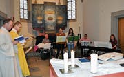Die Jugendband Finally Sunday bei ihrem Auftritt in der katholischen Kirche Horn. (Bild: Ramona Riedener)