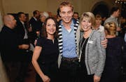 Moderatoren: Mona Vetsch und Reto Scherrer mit Ehefrau Melanie. (Bild: Nana do Carmo / TZ)