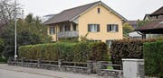 Im Haus an der Bahnhofstrasse 15 wohnen zurzeit sieben Jugendliche, welche durch das Schulheim Elgg betreut werden. (Bild: Roman Scherrer)