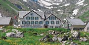 Das Berggasthaus soll den heutigen Gästebedürfnissen angepasst werden. Geplant sind wiederum 130 Schlafplätze. (Bild: PD)
