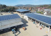 Die neue Solaranlage auf den drei Dächern der Firma Alder nimmt eine Fläche von 1500 Quadratmetern ein. (Bild: pd)