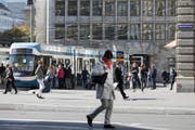 Hier pulsiert das Leben: die Zürcher Bahnhofstrasse. (Bild: GAETAN BALLY (KEYSTONE))