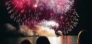 Farbenspiel am Nachthimmel: Die Besucher des Sommernachtsfestes kamen am Samstag in den Genuss eines 20minütigen Feuerwerks. (Bilder: Nana Do Carmo)