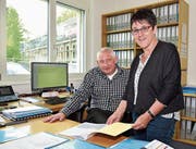 Gemeindepräsident Hans Matthey und Vizegemeindepräsidentin Ursula Klaus in der Gemeindeverwaltung. (Bild: Mario Testa (Affeltrangen, 3. Mai 2017))