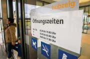 Das Romanshorner Einkaufszentrum Hubzelg nützt den gesetzlichen Rahmen bei den Ladenöffnungszeiten nicht aus. (Bild: Reto Martin)