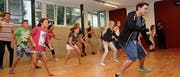 7.–11. August: 99 Kinder und Jugendliche besuchen die Ferienkurse des Vereins Südkultur, unter anderem beim Gamser Musicalstar Patric Scott. (Bild: Alexandra Gächter)