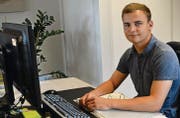 Sportlich ambitioniert: Der 16jährige Yanick Lanker ist im ersten Lehrjahr bei der Gemeindeverwaltung Niederhelfenschwil. (Bild: Steven Giger)