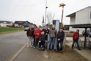 Ein Teil der Zuschnellfahrer vor dem Gesslerkasten in Alterswilen. (Bild: Desirée Müller)