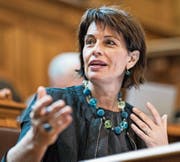 Bundesrätin Doris Leuthard steht just gegen Ende ihrer Amtszeit unter erhöhtem Druck. (Bild: Alessandro della Valle/Keystone)