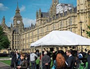 Das britische Unterhaus stimmte gestern fast einhellig für die Selbstauflösung. (Bild: Andy Rain/EPA (London, 19. April 2017))