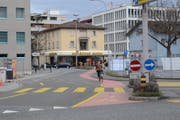 Das nach der künftigen Gestaltung begradigte Stück der Kappelistrasse (Bild) soll zusammen mit dem unteren Teil der Bahnhofstrasse zur Begegnungszone werden. (Bild: Hanspeter Thurnherr)
