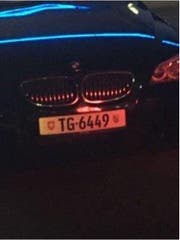 Das Auto mit den gefälschten Thurgauer Nummernschildern. (Bild: Facebook Kantonspolizei Zürich)