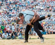Vorjahressieger Armon Orlik (unten) gehört auf der Schwägalp zu den Hauptanwärtern auf den Festsieg. (Bild: Urs Bucher)
