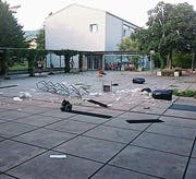 Das Areal des Oberstufenschulhauses Goldach wird regelmässig verwüstet. Die Gemeinde will deshalb Kameras auf dem Gelände installieren lassen. (Bild: PD (September 2017))