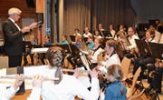 Die Jugendmusik der Bürgermusik Wildhaus, Leitung Christian Schlegel, überzeugt mit Können und Spielfreude. (Bild: Adi Lippuner)