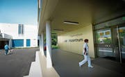 Die Hirslanden-Klinik Stephanshorn in St. Gallen hat ebenfalls viele Zusatzversicherte – aber bei weitem nicht so viele wie die Zürcher Klinik. (Bild: Ralph Ribi)