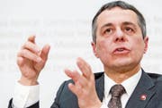 Der neue Aussenminister Ignazio Cassis hat sich mit seinen Bundesratskollegen auf eine Linie geeinigt. (Bild: Marcel Bieri/KEY (Bern, 5. März 2018))