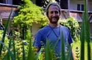 René Hirschi ist nach der Konferenz motiviert, in der Schweiz Organisationen und Projekte im Sinne der Ökodorf-Bewegung zusammenzuführen. (Bild: mf)