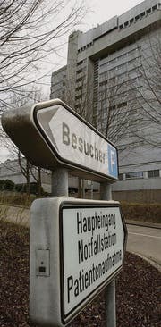 Unter Spitälern soll mehr Wettbewerb herrschen. (Bild: Reto Martin)