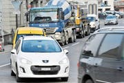 Verkehr auf der Bahnhofstrasse in Bischofszell. (Bild: Donato Caspari)