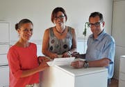 Gemeinderätinnen Denise Neuweiler und Sandra Stadler und Gemeindepräsident René Walther (Bild: ubr)