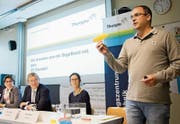 Regierungsrätin Monika Knill, Beat Brüllmann, Chef des Amts für Volksschule sowie die Lehrpersonen Annika Jäger und Lorenz Stäheli an der Medienorientierung zur neuen Thurgauer Begabungs- und Begabtenförderung im Oktober. (Bild: Reto Martin)