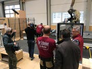 Die Dreharbeiten erforderten Flexibilität seitens der Handwerker. (Bild: PD)