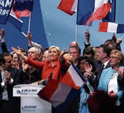 Ist das noch rechtsextrem? Marine Le Pen an einer Wahlkampfveranstaltung in Lille. (Bild: Jean Catuffe/Getty (26. März 2017))