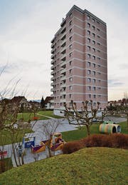 Die Antenne auf diesem Hochhaus in Romanshorn soll um das 22-Fache verstärkt werden. (Bild: Max Eichenberger)