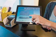 Elektronisches Ticketsystem: Besucher sehen, welche Plätze noch frei sind. (Bild: Andrea Stalder)