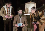 Rudi Widerhofer, Tobias Fend und Kristine Walther in der alpin-absurden Komödie «Altes Holz, Ernst und der Schnee». (Bild: PD)