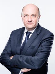 Der 55-jährige Rolf Walker ist Partner bei Ernst & Young und ein von der FINMA akkreditierter leitender Prüfer für Banken, Effektenhändler und Finanzmarktinfrastrukturen. Seine Anstellung bei Ernst & Young hat er im Hinblick auf die Übernahme des Verwaltungsratsmandats bei Raiffeisen Schweiz wegen Unvereinbarkeit gekündigt. (Bild: Oliver Oettli)