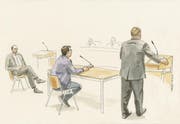 Während der Verhandlung vor St.Galler Kantonsgericht: Der Staatsanwalt, der Beschuldigte, der Verteidiger (von links). (Bild: Sibylle Heusser)