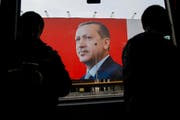 Der Graben durch die türkische Gesellschaft könnte nach Erdogans Sieg noch tiefer werden. (Bild: EMRAH GUREL (AP))