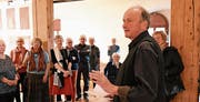Werner Meier, ein Weggefährte von Bruno Hufenus, gibt Einblick in dessen Leben und Wirken. (Bild: PF)