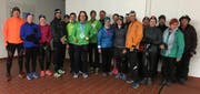 Bernhard Vögeli mit Big-6-Medaille im Kreis der Buchser Lauf-Treffler. (Bild: PD)