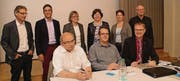 Der Vorstand der Genossenschaft Alterssiedlung: Hugo Menzi, Martin Jenni, Michael Lerch (vorne), Hansjörg Stettler, Urban Kaiser, Heidi Hartmann, Véronique Junghans, Anita Schnellmann und Franz Staubli (hinten). (Bild: Christiane Luley)