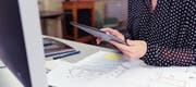 Architektin, Anwalt, Marketingfachfrau oder Ingenieur: Dank moderner Daten- und Kommunikationsmittel kann man sich in vielen Berufen auch als Einzelperson selbstständig machen. (Bild: Fotolia)