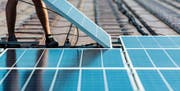 Batteriespeicher für Fotovoltaikanlagen werden neu im kantonalen Förderprogramm bedacht. (Bild: Christian Beutler)