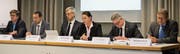 An der gestrigen Pressekonferenz: Stadtingenieur Thomas Müller, Stadtrat Urs Müller (Departement für Bau und Verkehr), Stadtpräsident Anders Stokholm, Regierungspräsidentin Carmen Haag (Department für Bau und Umwelt), Kantonsingenieur Andy Heller und sein Stellvertreter Benedikt Eberle. (Bild: Thi My Lien Nguyen)