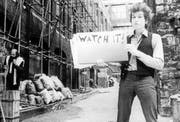 Der Songtext als zentrales Element: Bild aus dem berühmten Musikvideo zum Song «Subterranean Homesick Blues» von 1965. (Bild: Sony Music)