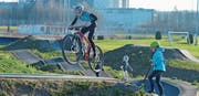 Ab auf die Piste in den Sportferien (Bild: Mario Testa)