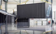 In einer Werkhalle in Uzwil findet zurzeit der Innenausbau der Kulturcontainer statt. (Bild: PD)