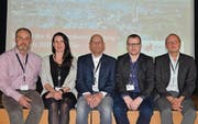 Der wiedergewählte Vorstand: Rolf Pfeiffer (Vizepräsident), Silvia Montonato, Herbert Bokstaller (Präsident), Philipp Meier (in Vertretung für Daniel Keusch) und Peter Keller (von links). (Bilder: Alexandra Gächter)