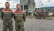 Der Kommandant und sein Stellvertreter verabschieden sich: Für Andreas Bucher und Reto Schenk war es die letzte Übung. (Bild: PD)