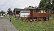 Eine Woche lang lebte die Theatertruppe in diesen Wagen. Der enge Kontakt hat die Schauspieltruppe zusammengeschweisst.