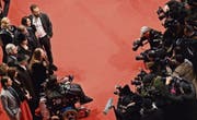 Crew und Cast des Films «Touch Me Not» kommen in Berlin zur Preisverleihung. (Bild: Philipp Guelland (Berlin, 24. Februar 2018))